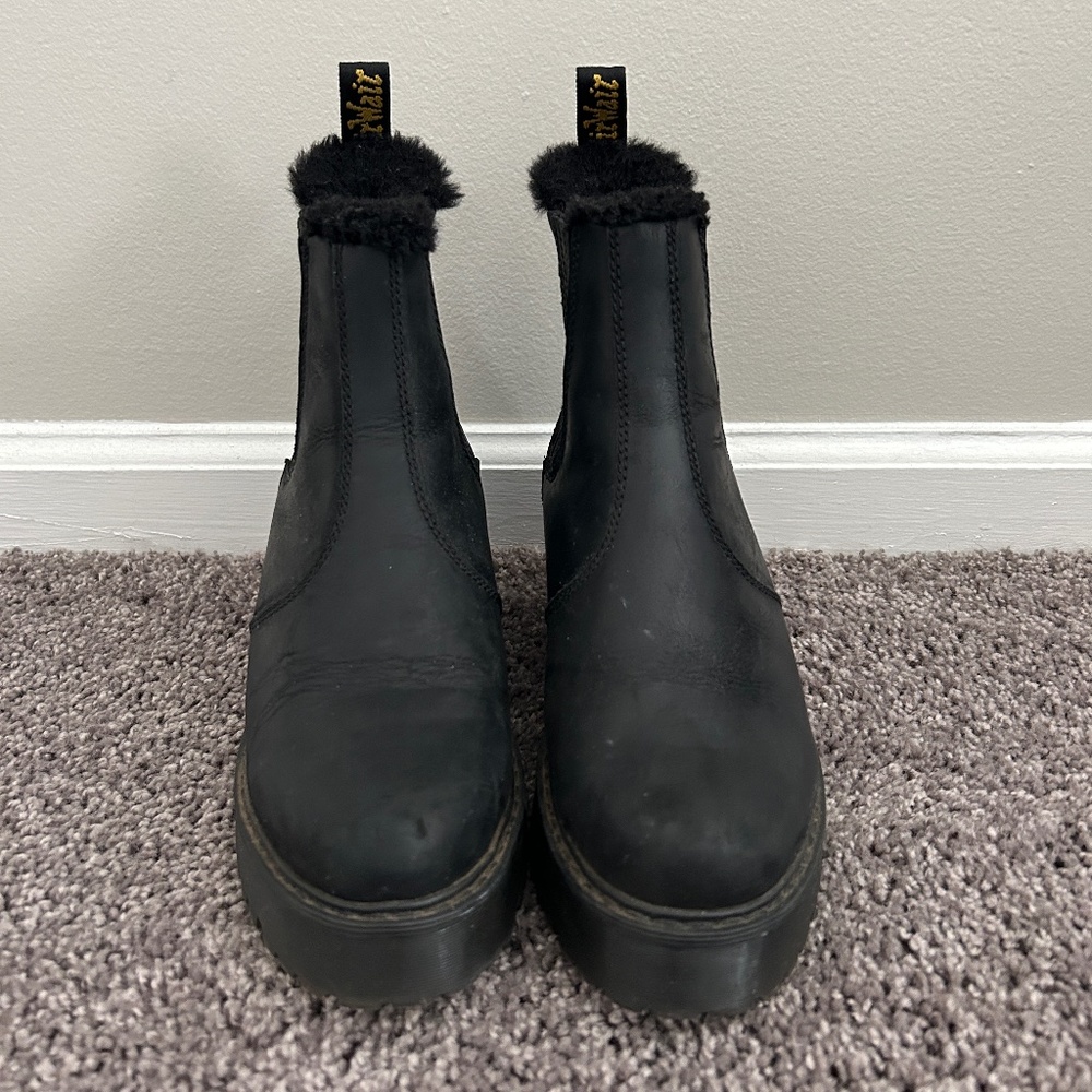 DR MARTENS ROMETTY WYOMING LEATHER PLATFORM CHELSEA BOOTS (Faux Fur)
